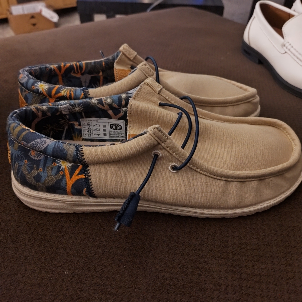 Hey Dude Men's Tan and Blue Loafers